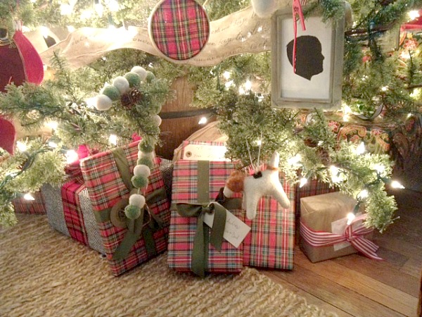 christmas2012presentswrapped